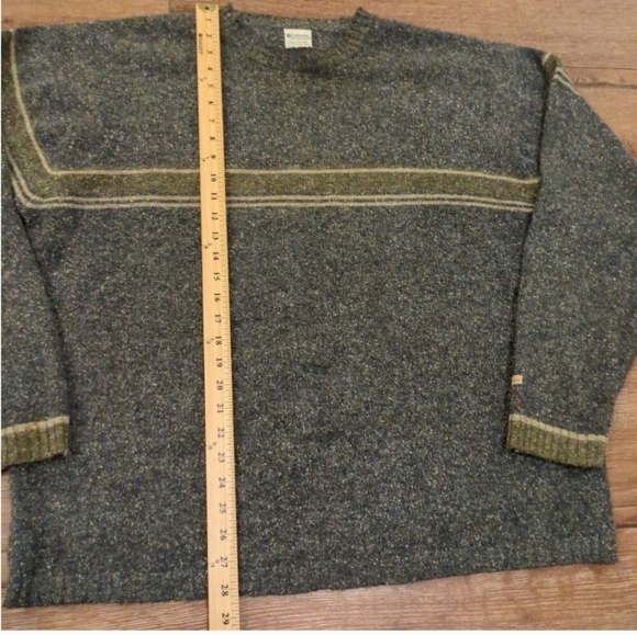 Columbia Men's Gray Sweater with Tan and Green Stripes - Picture 5 of 9